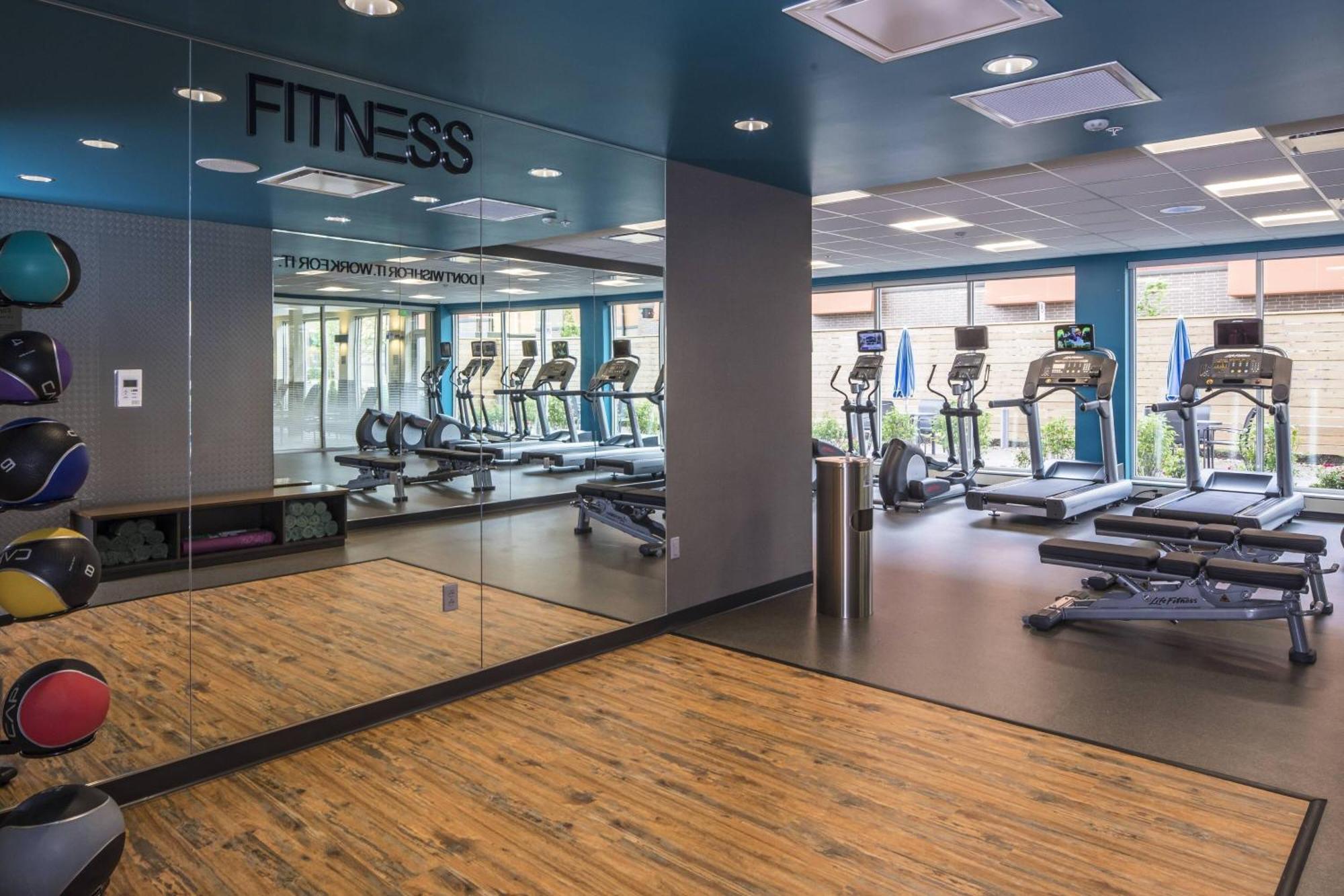 Fairfield Inn & Suites By Marriott Pittsburgh North/Mccandless Crossing McCandless Township Ngoại thất bức ảnh