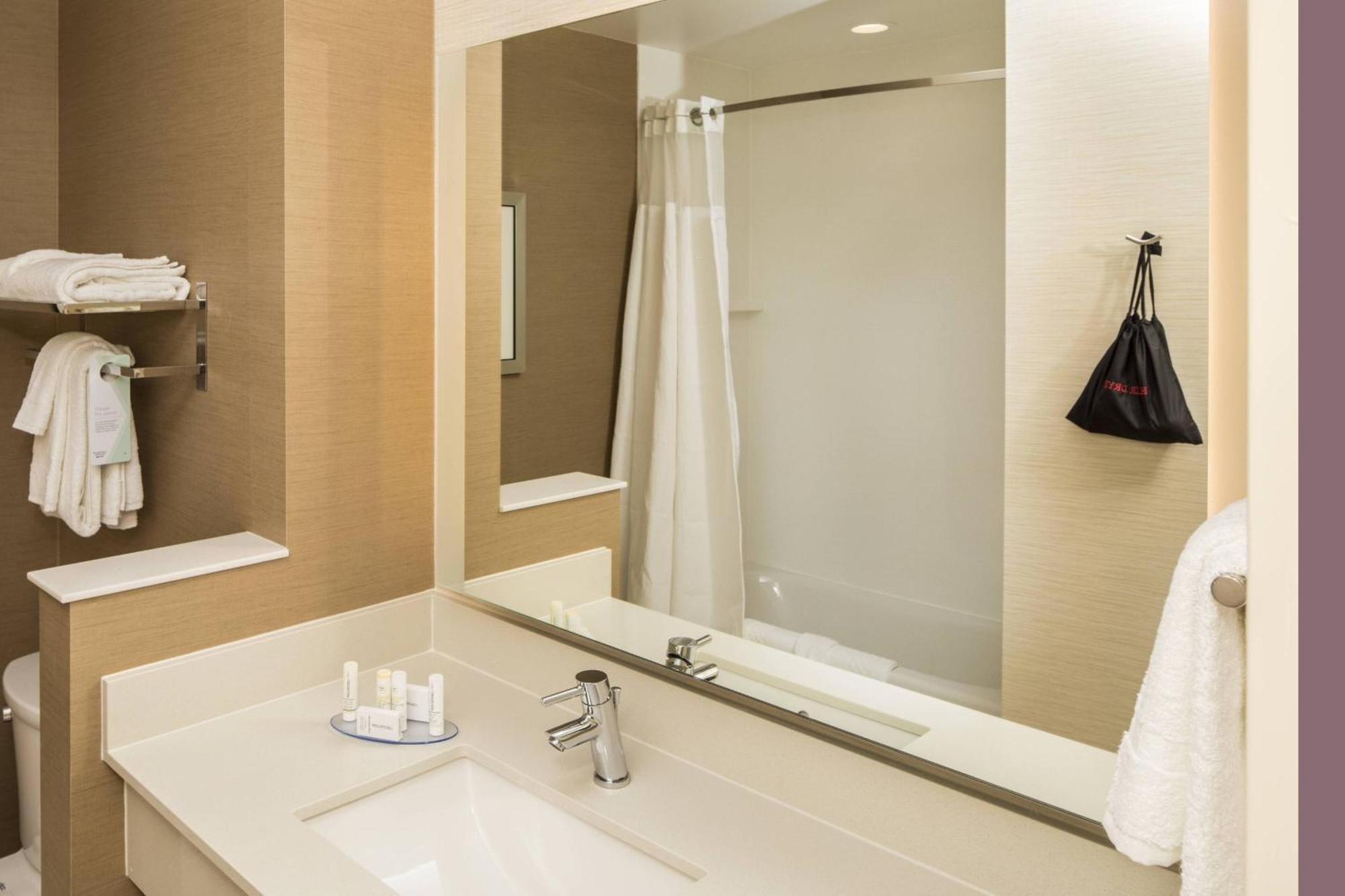 Fairfield Inn & Suites By Marriott Pittsburgh North/Mccandless Crossing McCandless Township Ngoại thất bức ảnh
